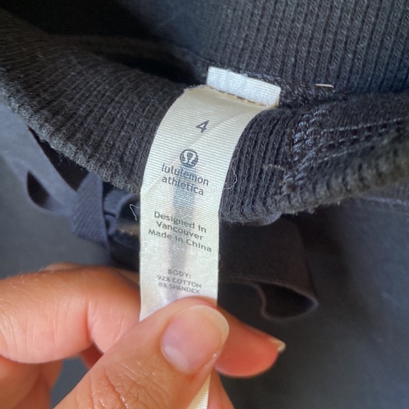 Lululemon black flare joggers size 4 - Picture 4 of 6